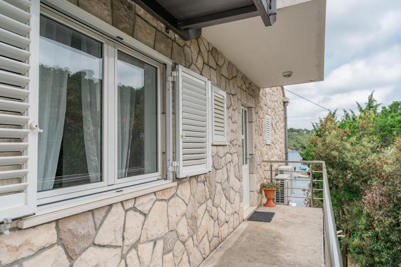 Guesthouse Kamarin โปเมนา ภายนอก รูปภาพ